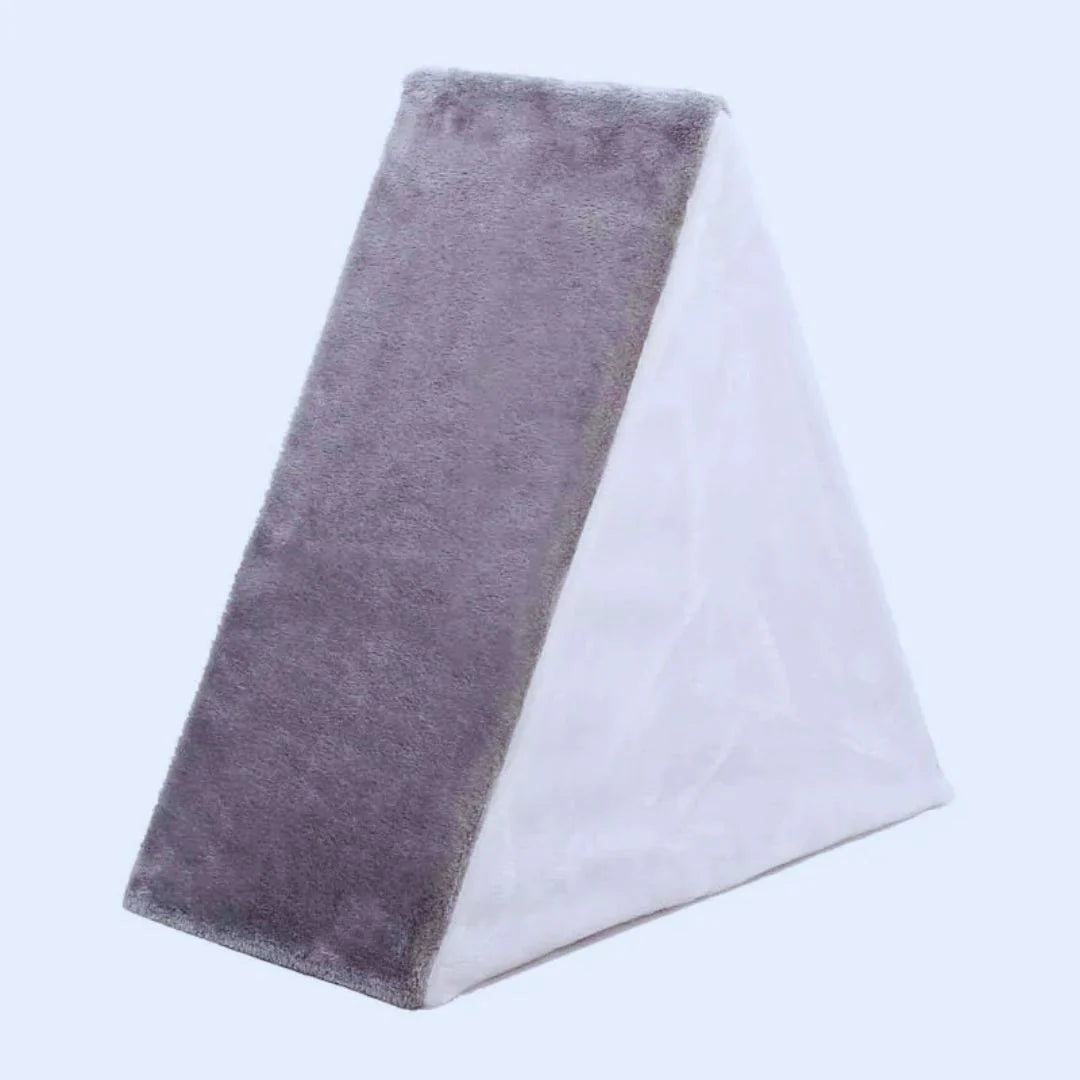 CuddleTipi – Cat Tent House with Scratching Surface & Play Ball