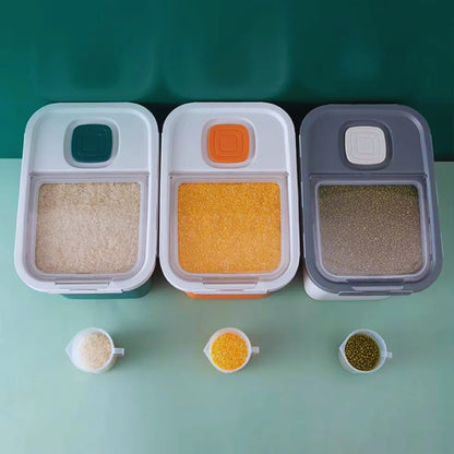 FutterSmart – Food Storage Container with Lid & Portioning Aid