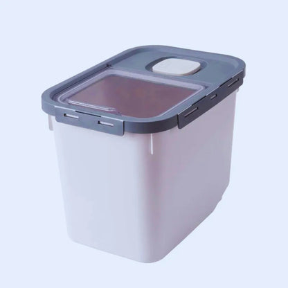 FutterSmart – Food Storage Container with Lid & Portioning Aid
