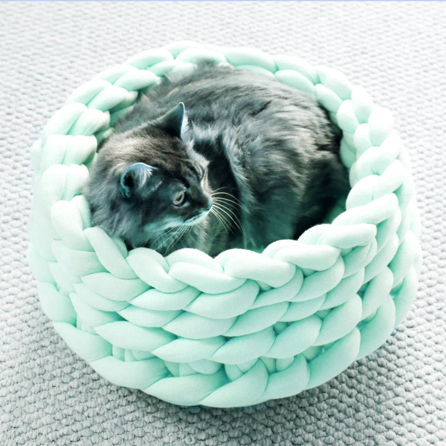 CozyWeave Hand-Woven Pet Basket