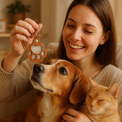 MemoryBand – Leather Keyring for Keeping Pet Hair
